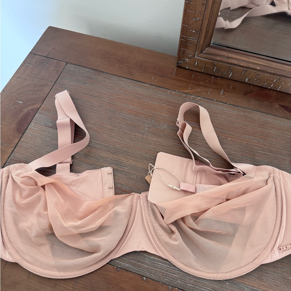 SKIMS Blush Mesh Underwire Bra
